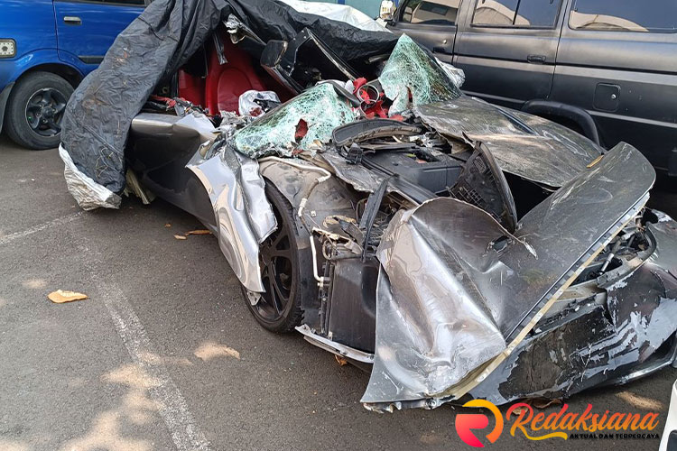 Kecelakaan Tragis di Jalan Tol: Porsche Cayman Tabrak Truk