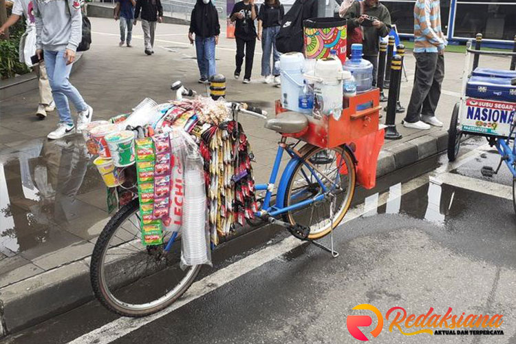 Kopi Jalanan: Kenikmatan dalam Kesederhanaan