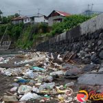 Pantai Kalumata Ternate Tercemar Sampah