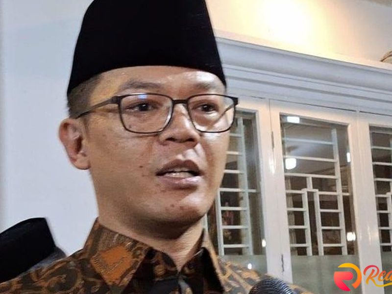 Penghormatan: Menlu Sugiono Pimpin Pemakaman Hasjim Djajal