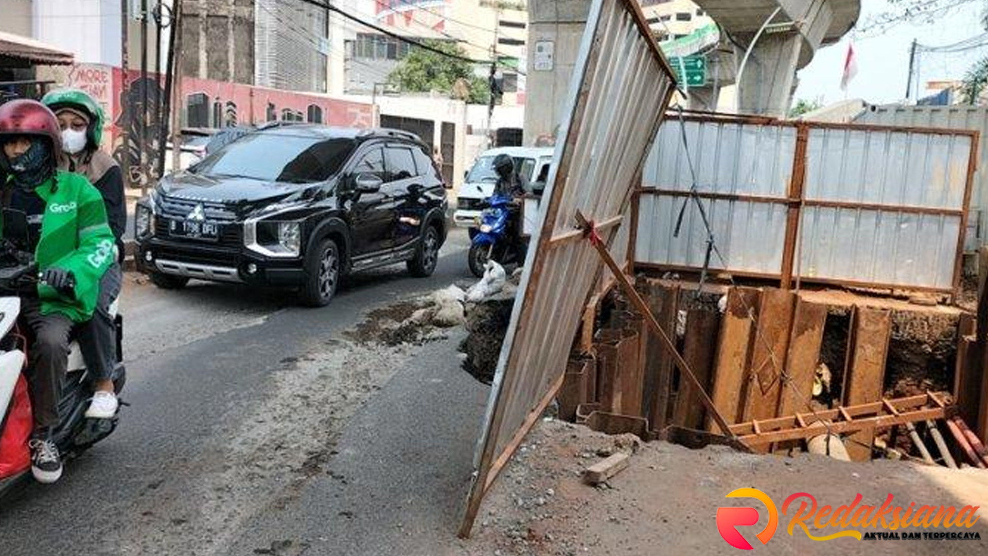 Amblesan Korbankan Pemotor di Jalan Ciledug Raya