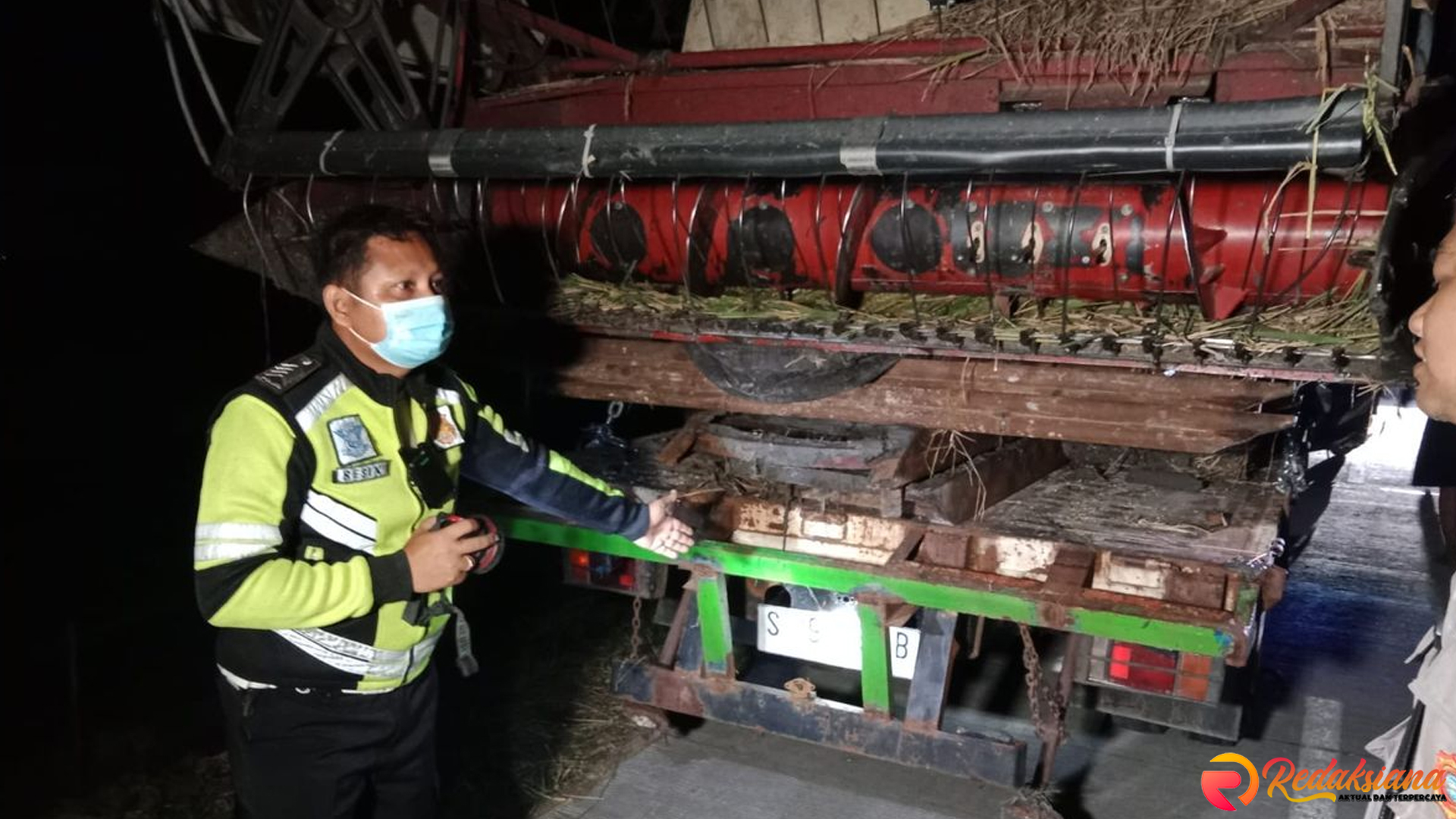 Dua Remaja Bojonegoro Tewas Tabrak Truk Combine di Ngawi